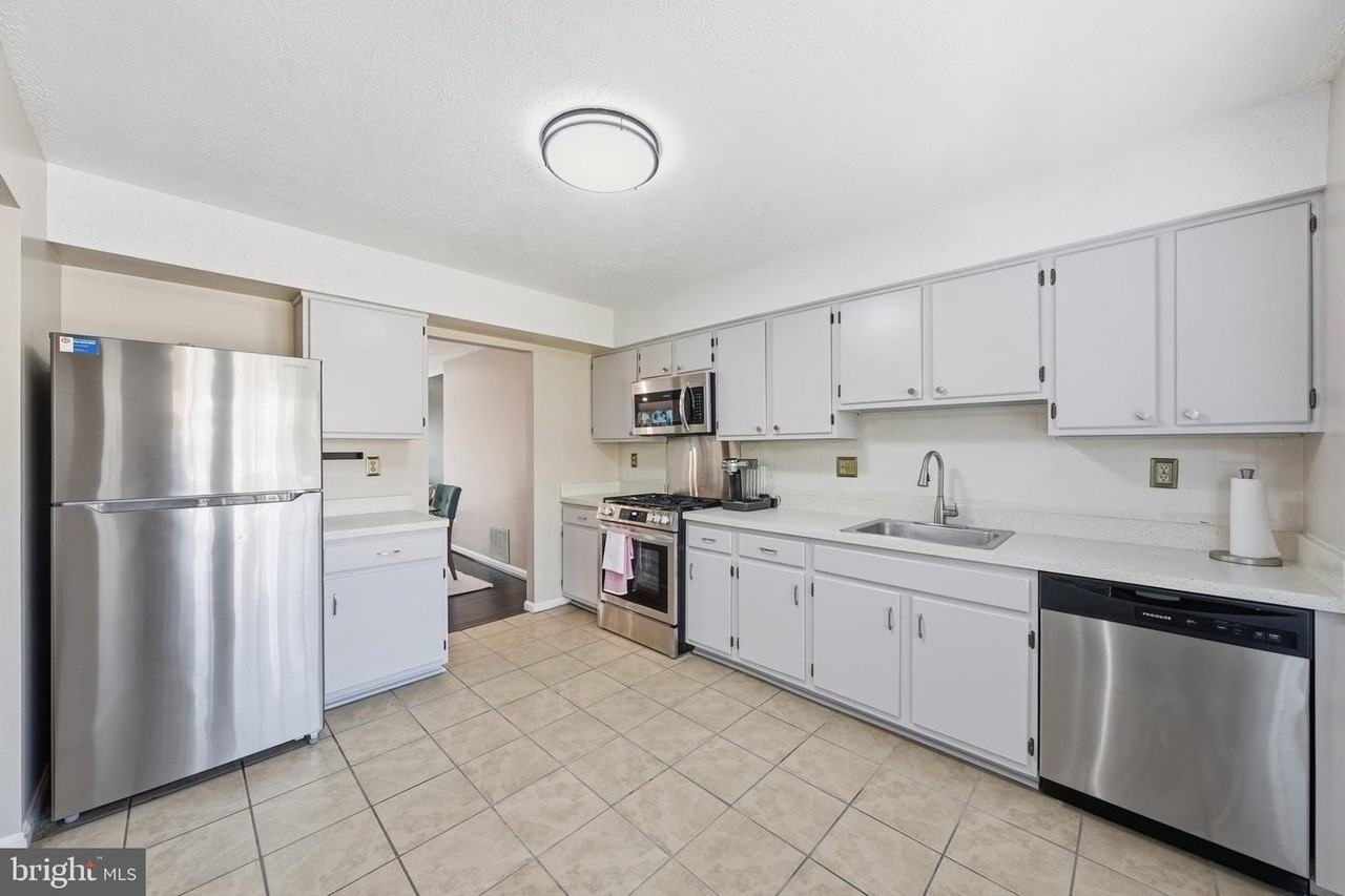 11621 Cosca Park Dr - Photo 4 of 25
