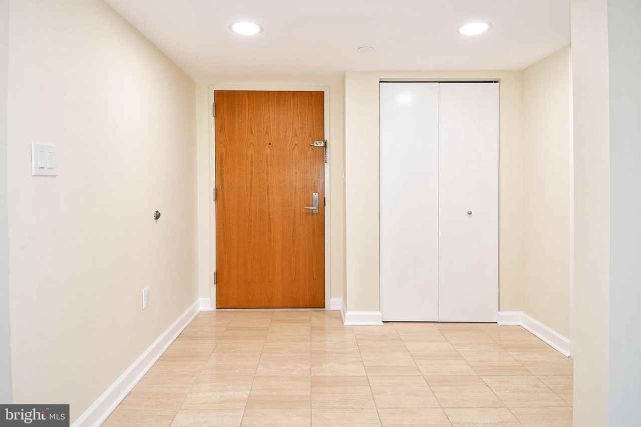 1808 Old Meadow Rd - Photo 4 of 46