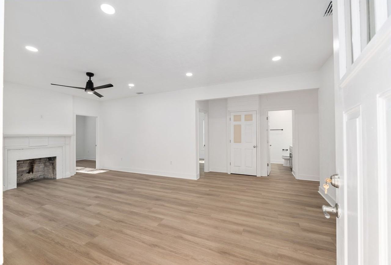 2039 Nw 3rd Ave - Photo 2 of 37