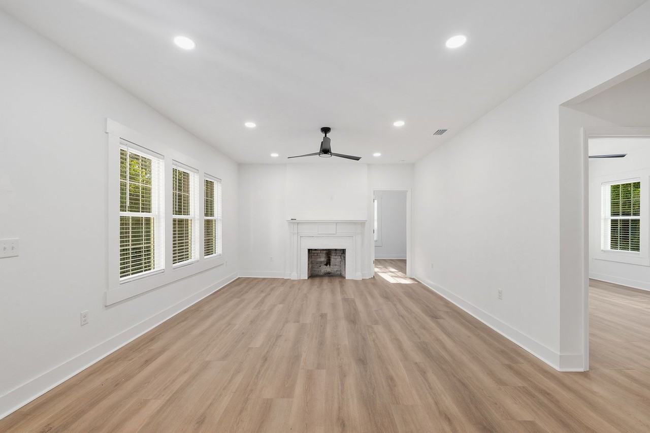2039 Nw 3rd Ave - Photo 3 of 37