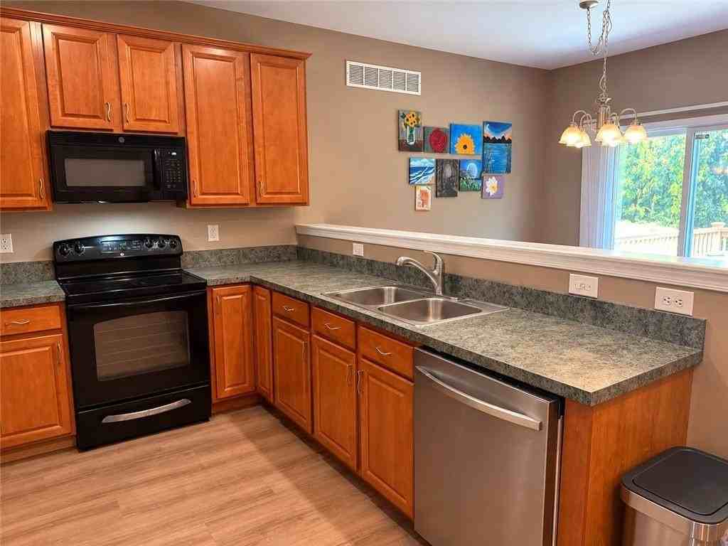 1105 King Way - Photo 7 of 23