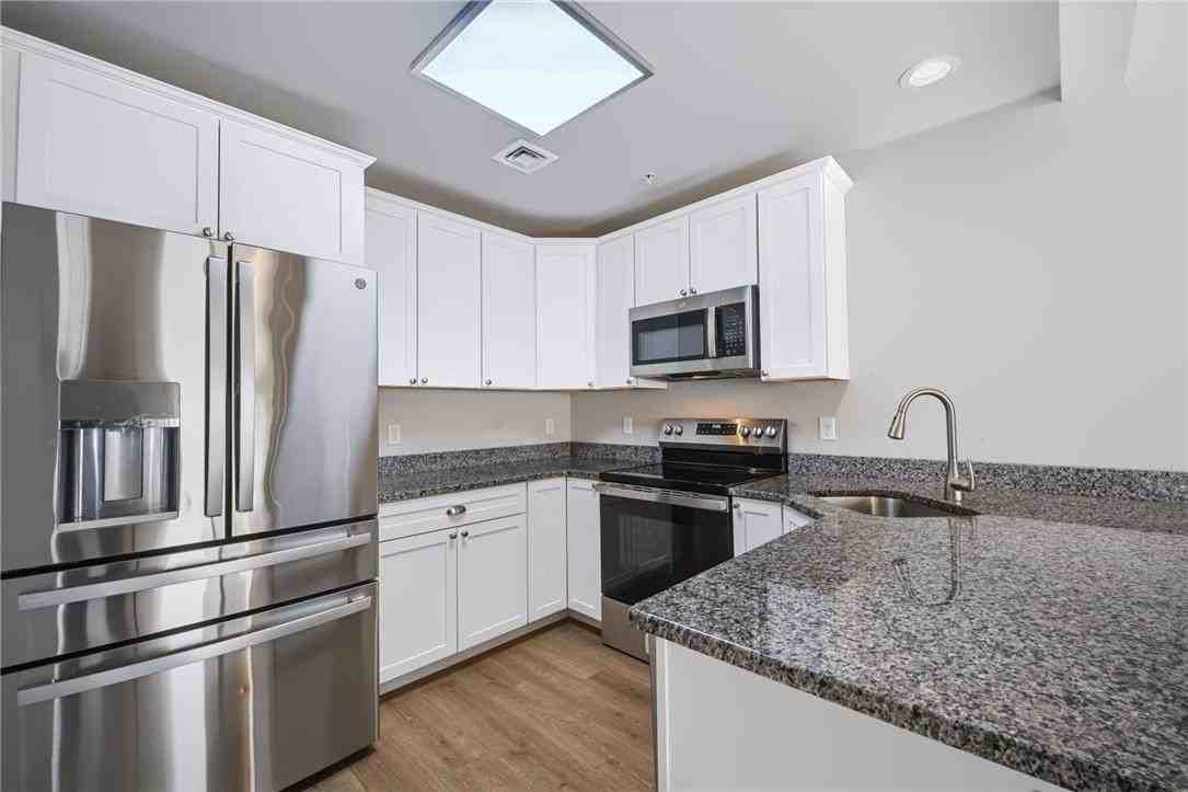 740 Blue Heron Dr - Photo 7 of 27