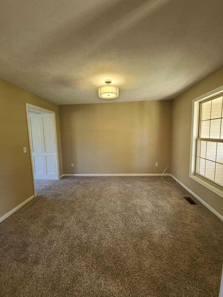 914 Switchgrass Ln - Photo 4 of 24