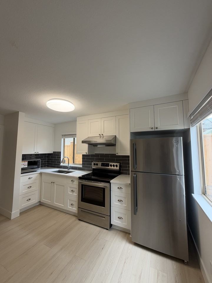 60 Ave & 189a St #BSMT - Photo 2 of 10