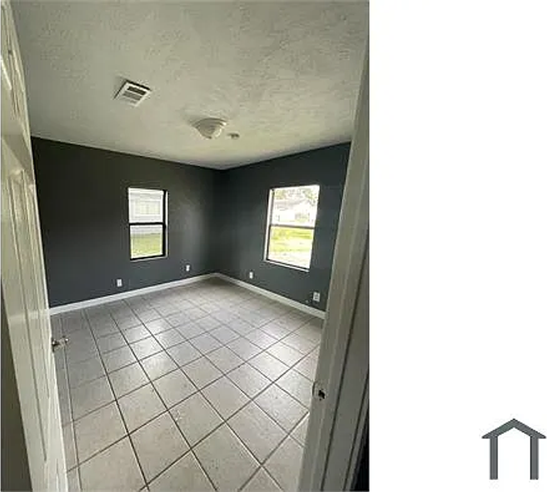 3975 Cleveland St - Photo 3 of 5