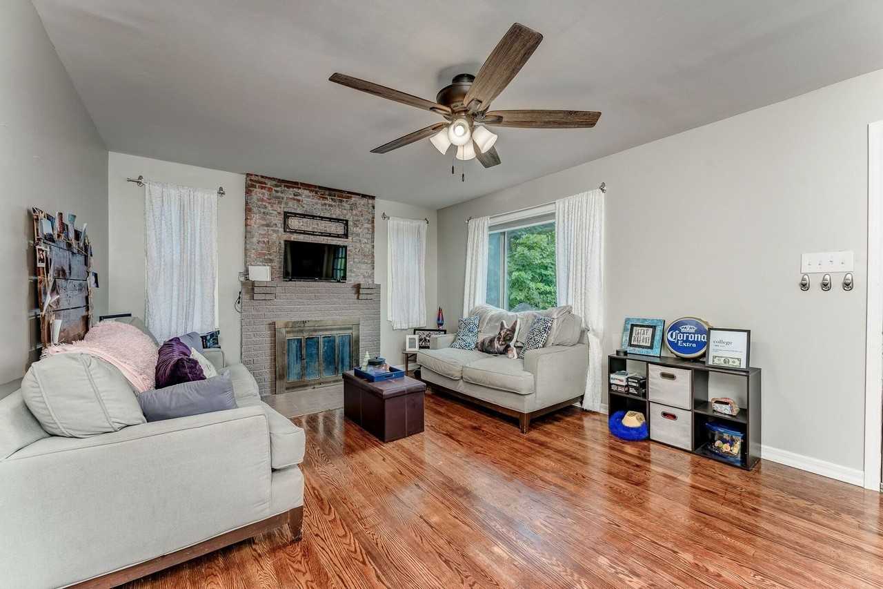 123 Hoffman Ave - Photo 2 of 24