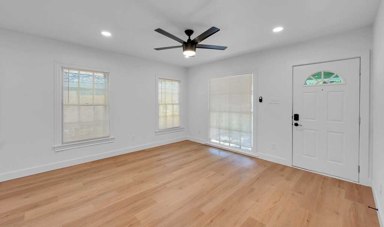 3005 Live Oak Ave - Photo 4 of 30