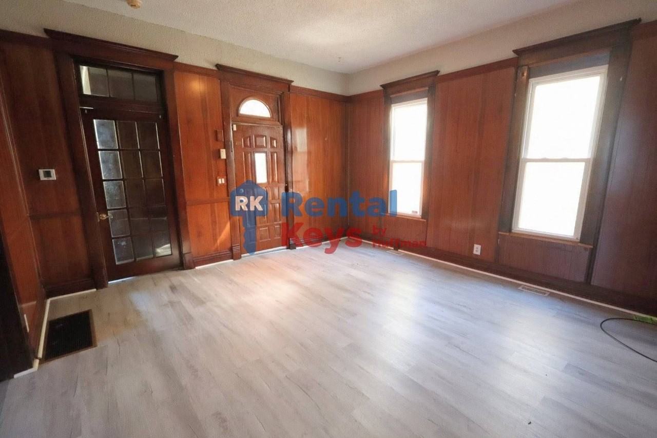 111 E Louisiana St - Photo 3 of 16