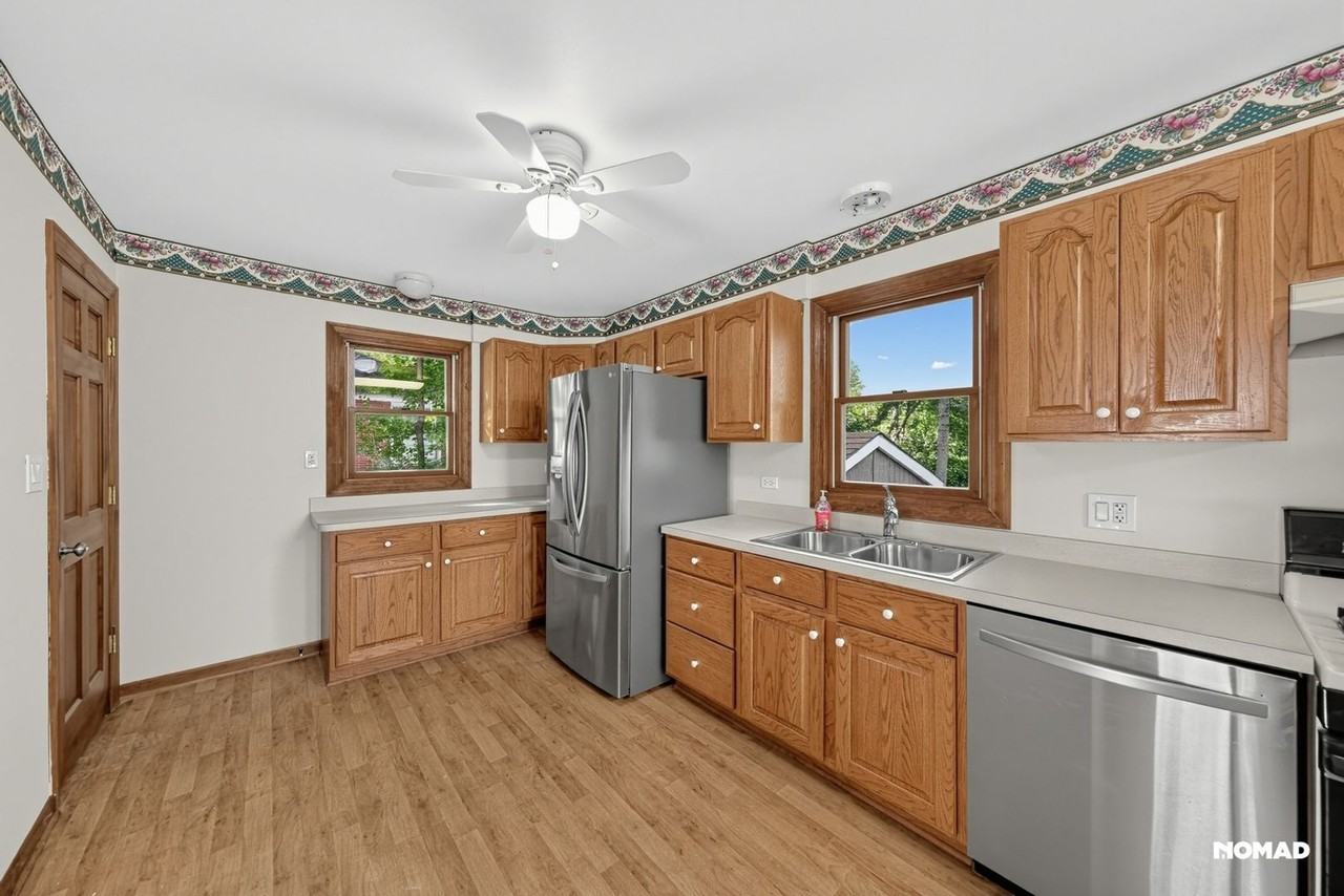 6294 Woodward Ave - Photo 2 of 12