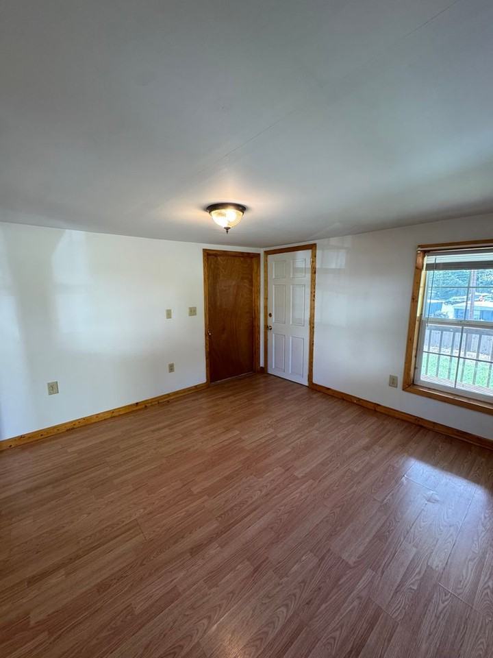 320 Small Cir - Photo 7 of 13