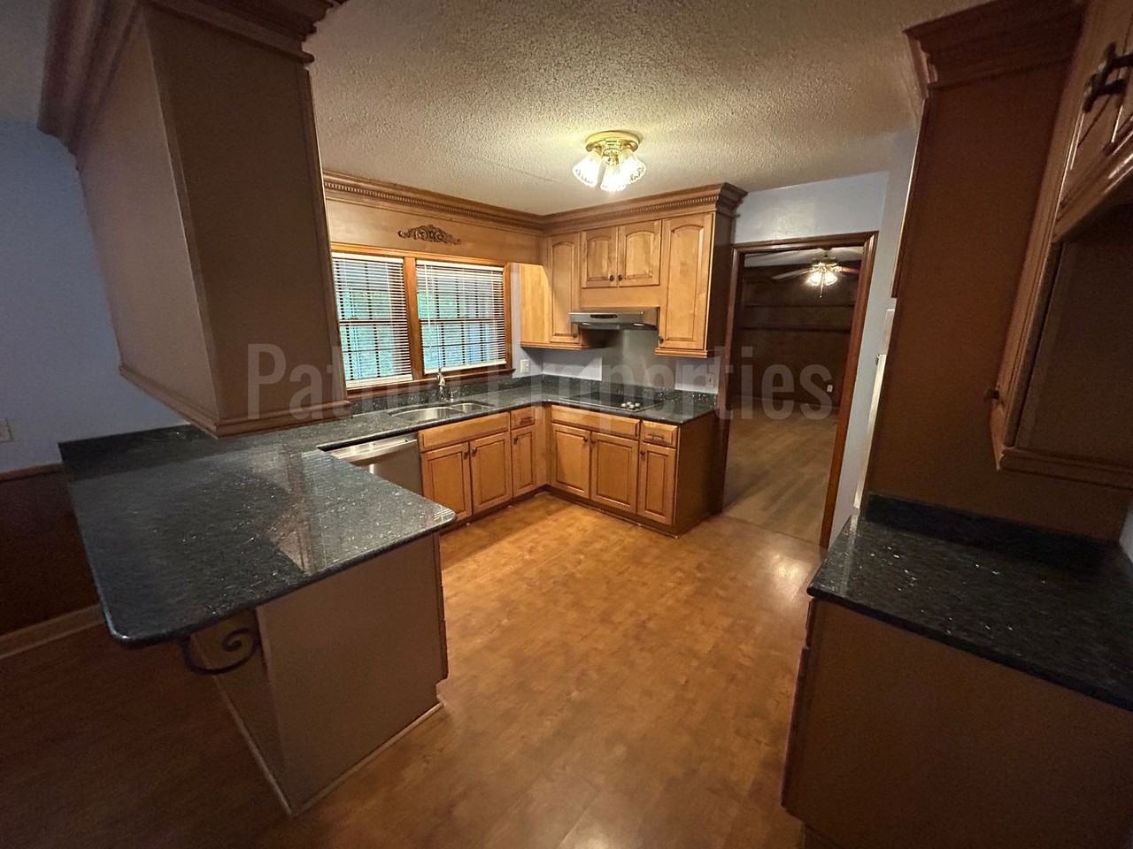 306 Pittsdowne Rd - Photo 7 of 26
