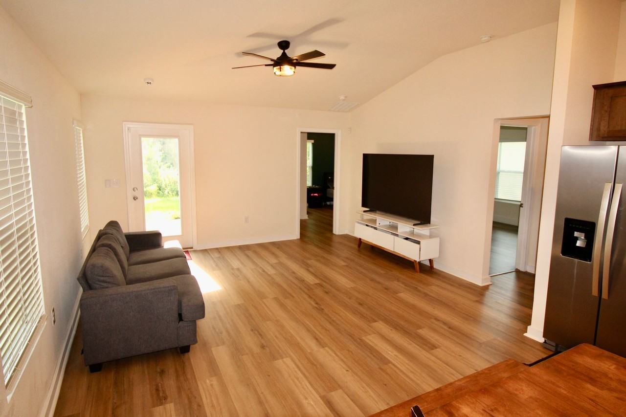 119 Teakwood Dr - Photo 3 of 14