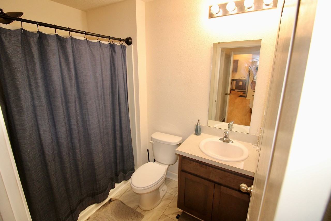 119 Teakwood Dr - Photo 6 of 14