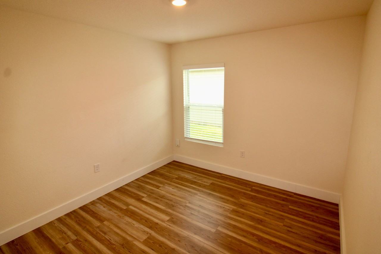 119 Teakwood Dr - Photo 7 of 14