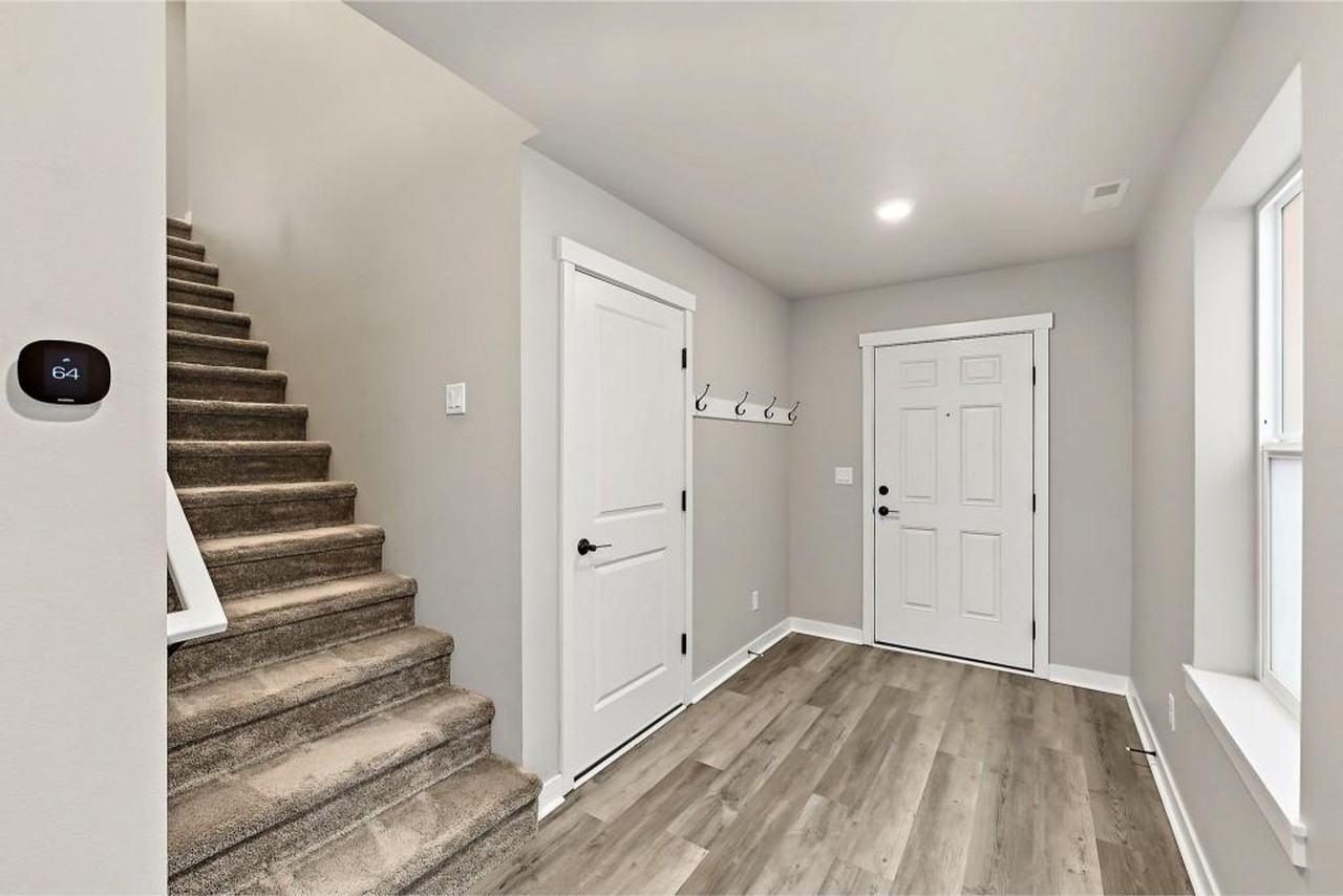 834 Burwood St Se - Photo 5 of 44