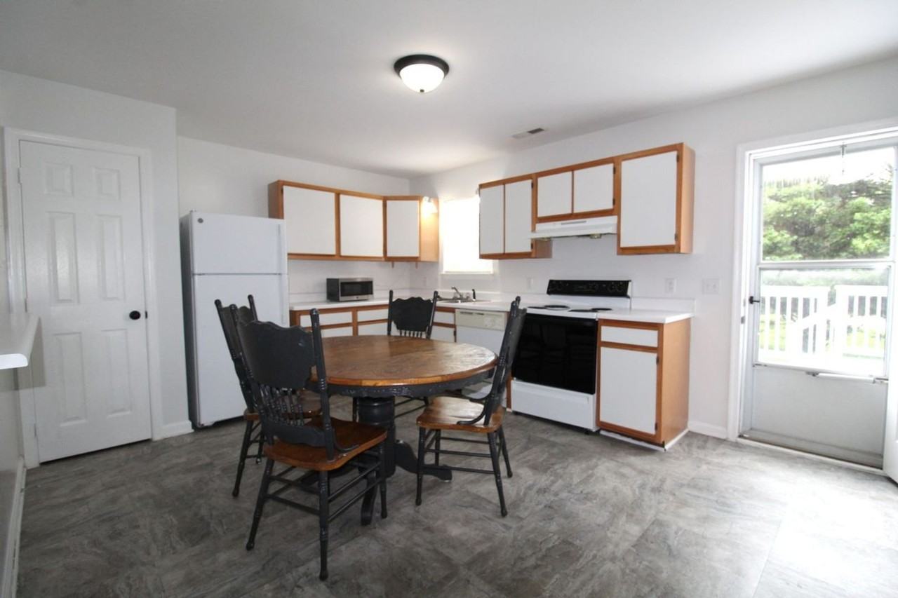 492 Pheasant Run Cir - Photo 3 of 14