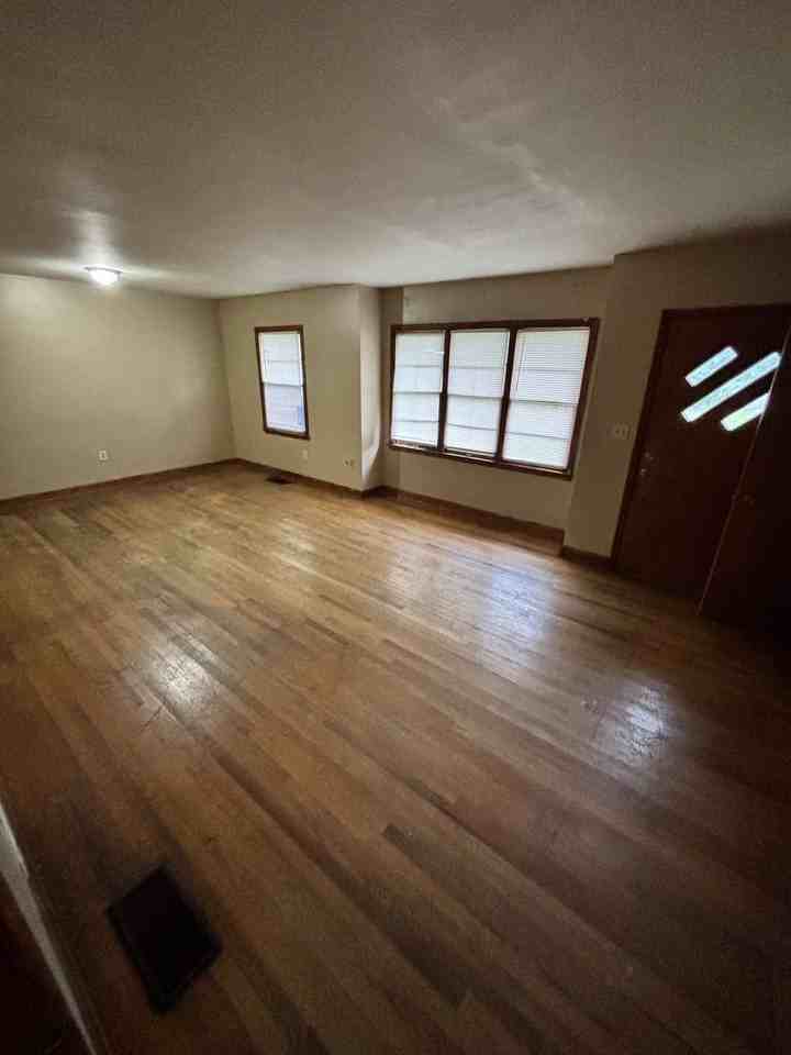 9 Waverly Dr - Photo 2 of 24
