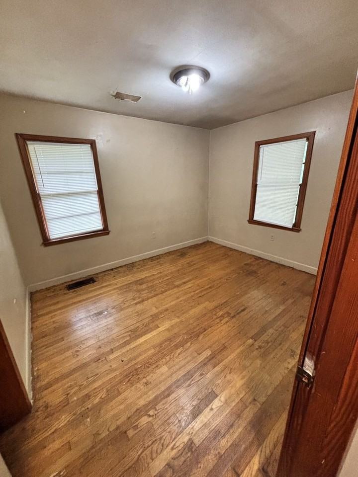 9 Waverly Dr - Photo 4 of 24