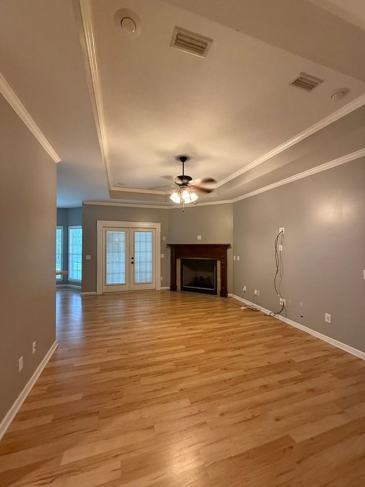 806 Alberta St - Photo 2 of 32