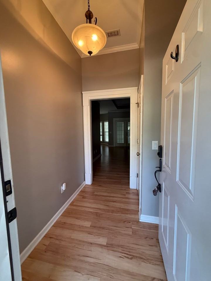 806 Alberta St - Photo 7 of 32