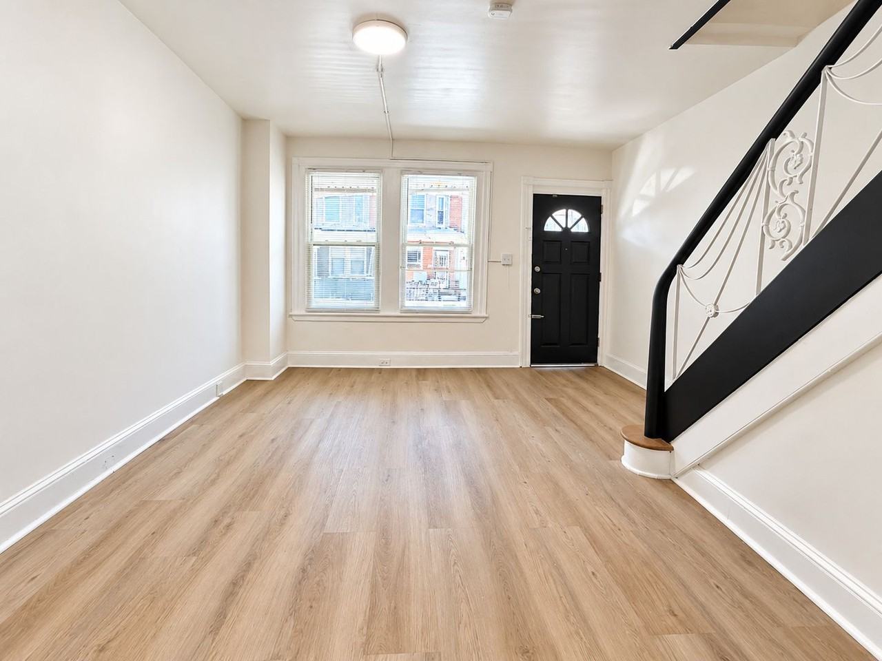 229 W Sheldon St - Photo 3 of 22