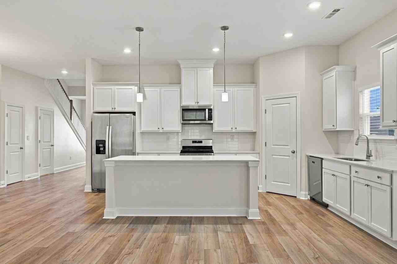 3036 Wiltshire Park Pl - Photo 4 of 31