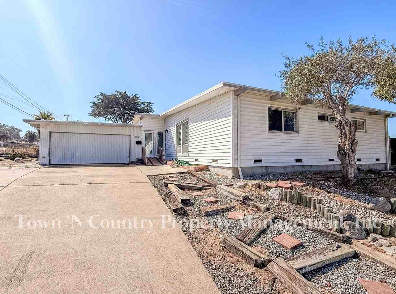 1830 Military Ave - Photo 2 of 32