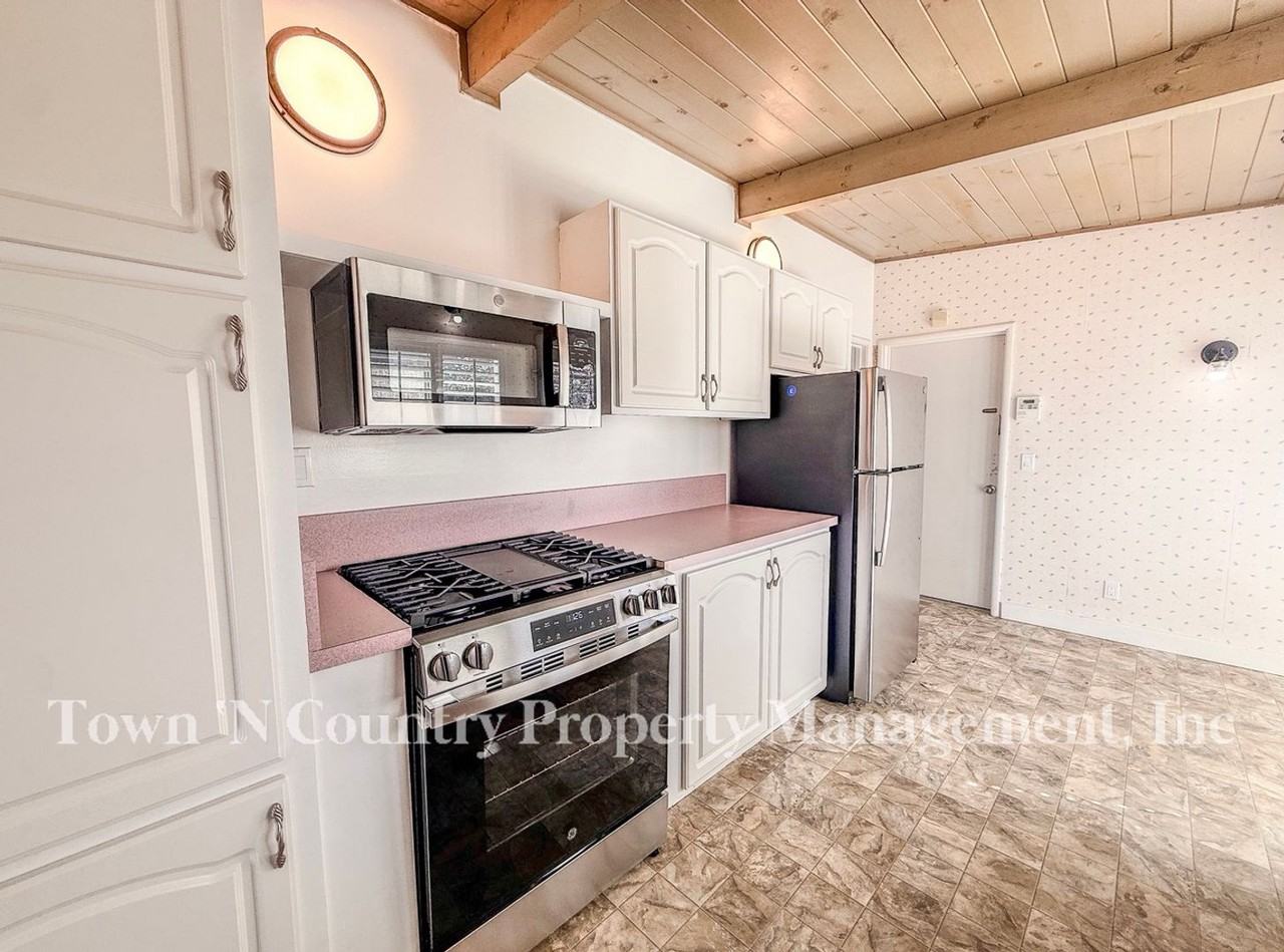 1830 Military Ave - Photo 7 of 32