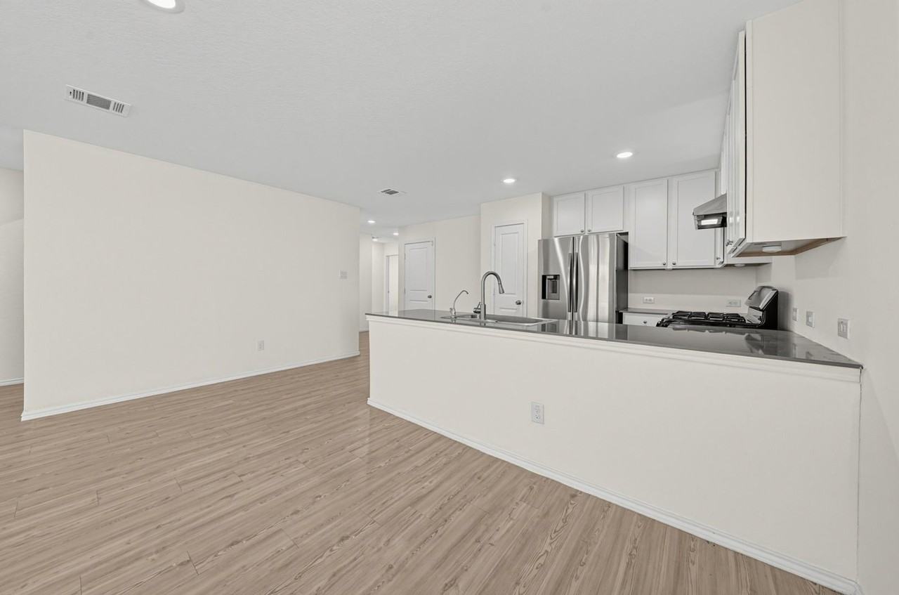 4527 Azure Pl - Photo 6 of 36