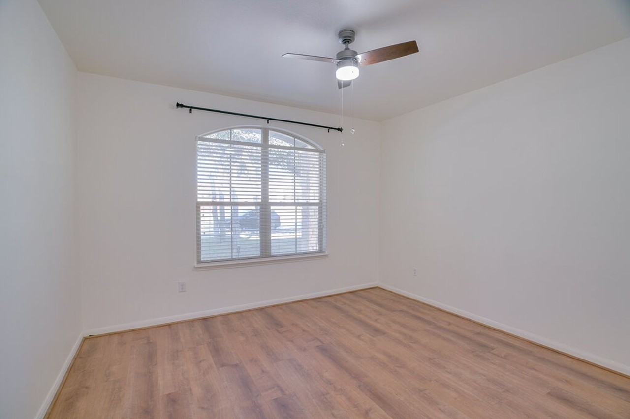 2509 Etta May Ln - Photo 7 of 20