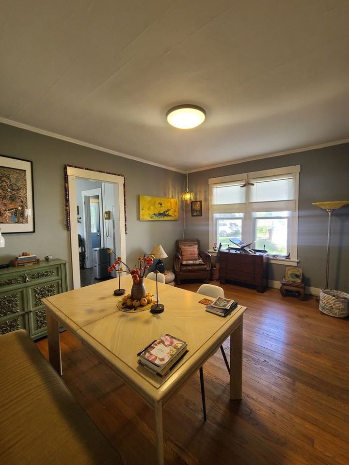 609 S Prairie St - Photo 5 of 20