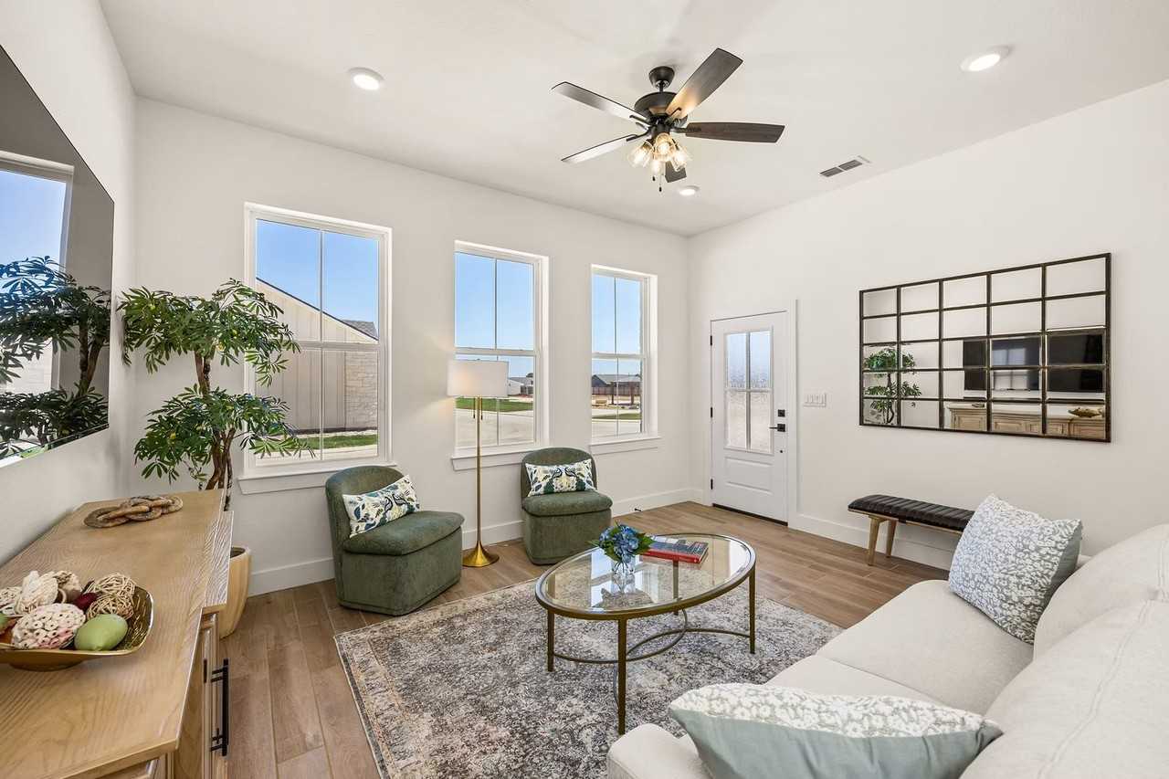 802 S Creek St #103 - Photo 2 of 16
