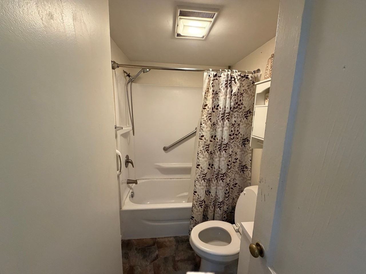 216 S Duncan St - Photo 4 of 6