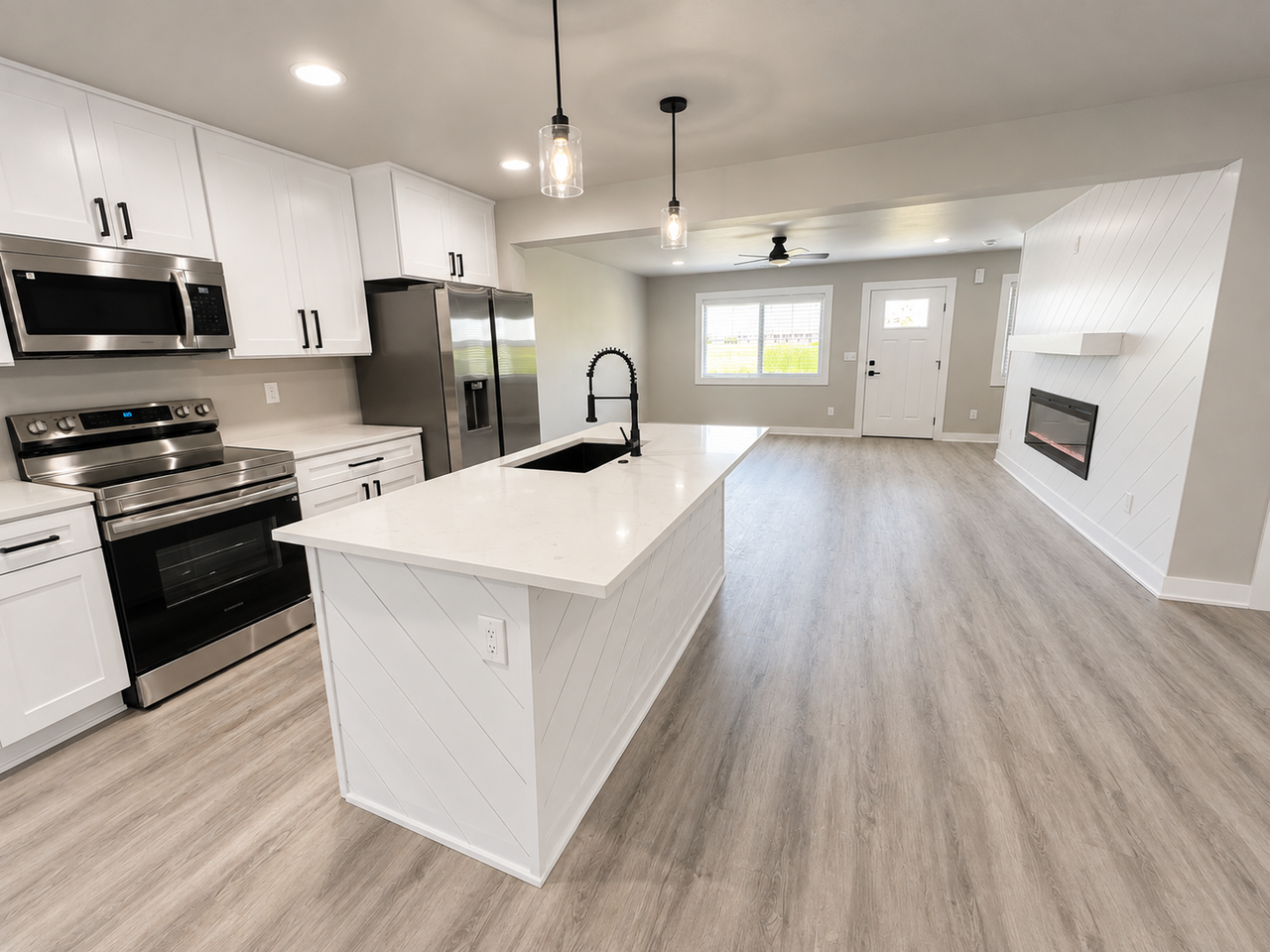 14433 Springbrook Trl - Photo 2 of 39