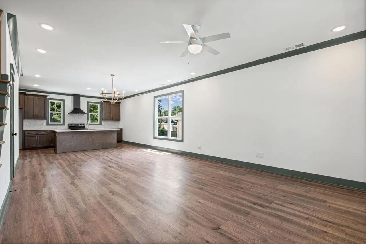 205 Mccowat St - Photo 2 of 9
