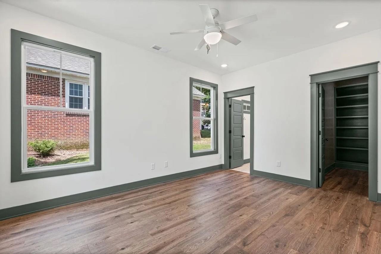 205 Mccowat St - Photo 4 of 9