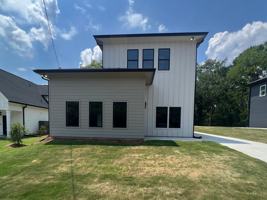 featured image of 1729 W Hancock Ave