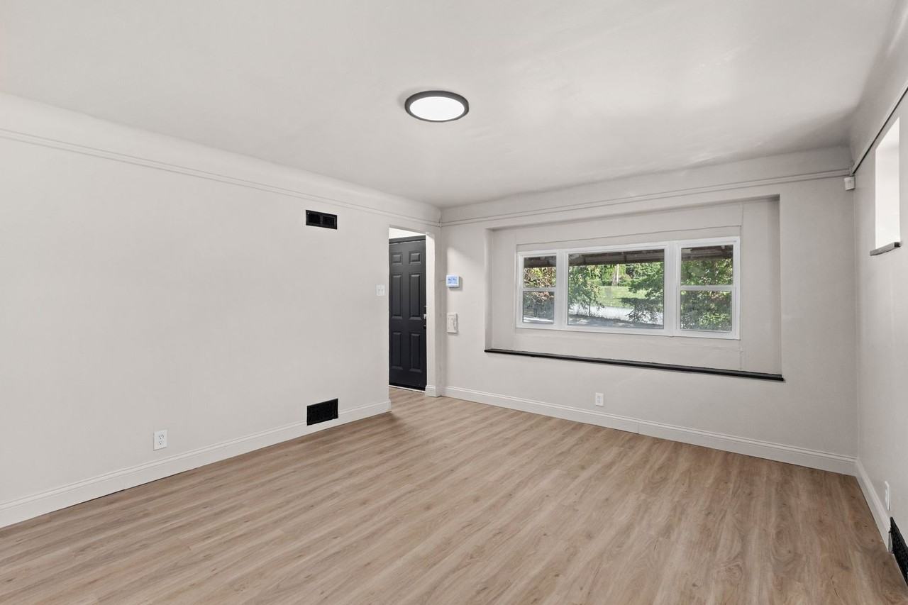 4657 Pennsylvania Ave - Photo 3 of 28