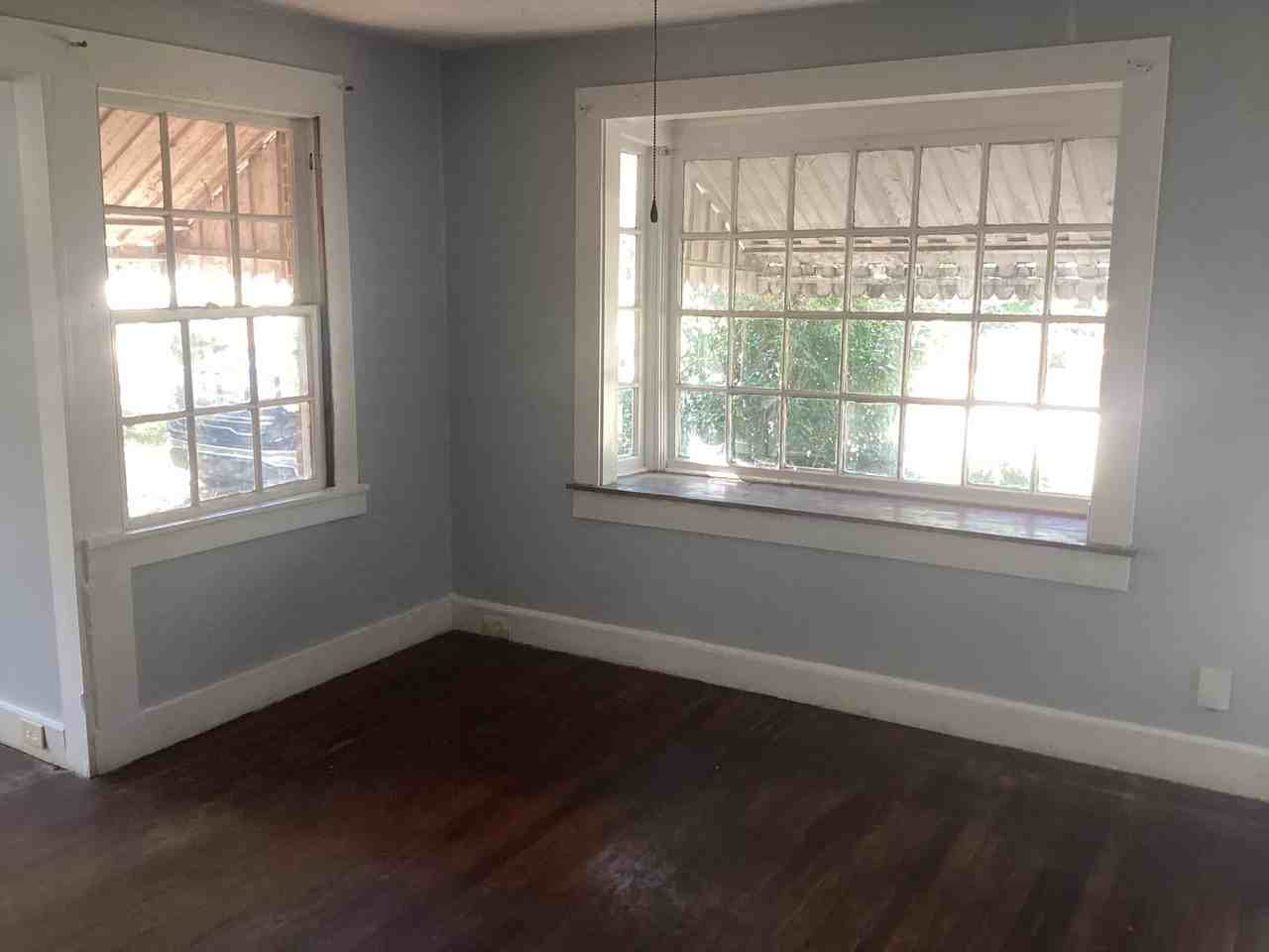 1116 Fuller St - Photo 4 of 9