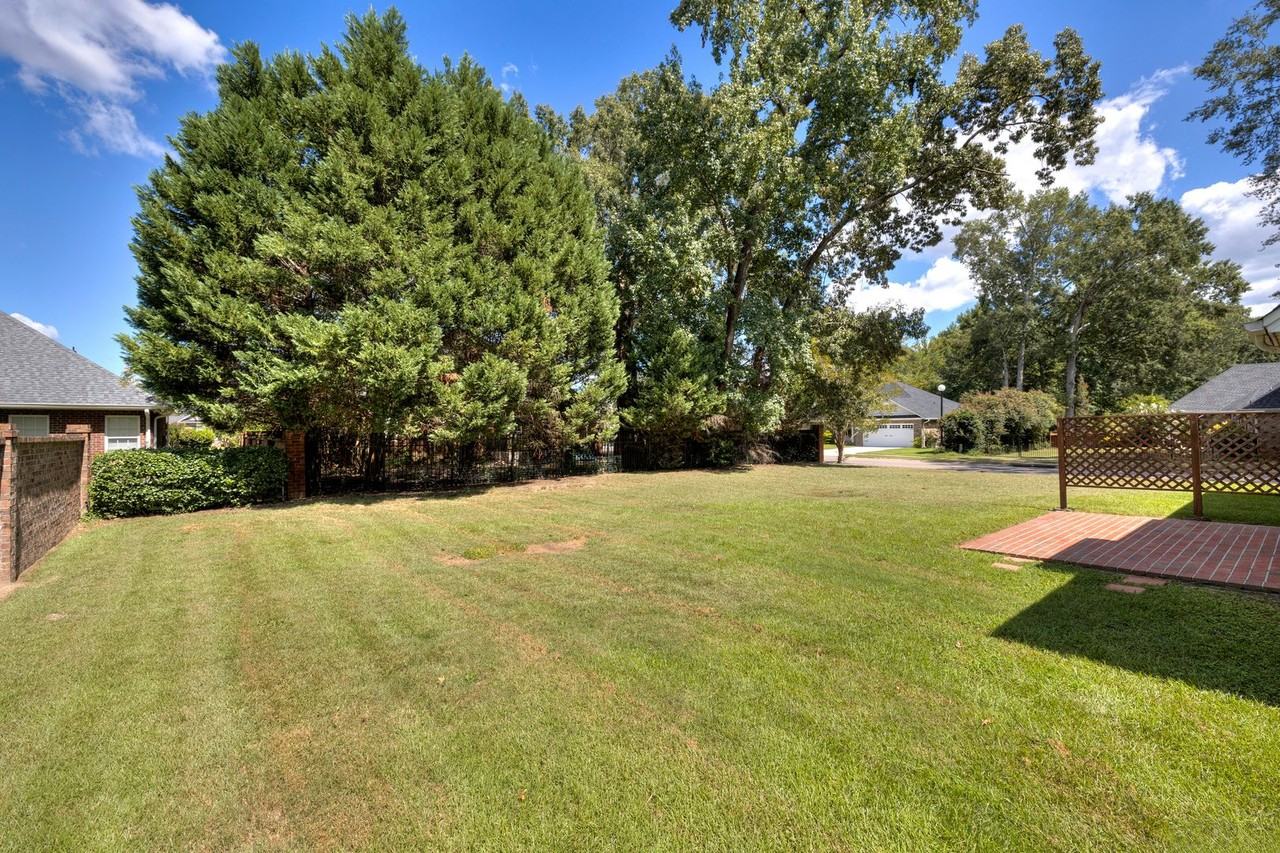 1945 Adirondack Ct - Photo 6 of 32
