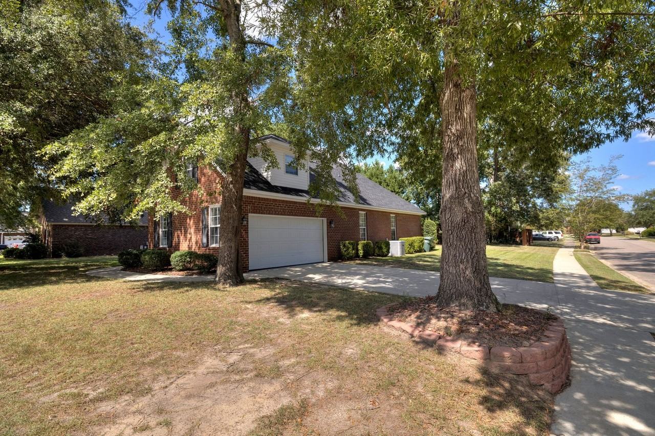 1945 Adirondack Ct - Photo 7 of 32