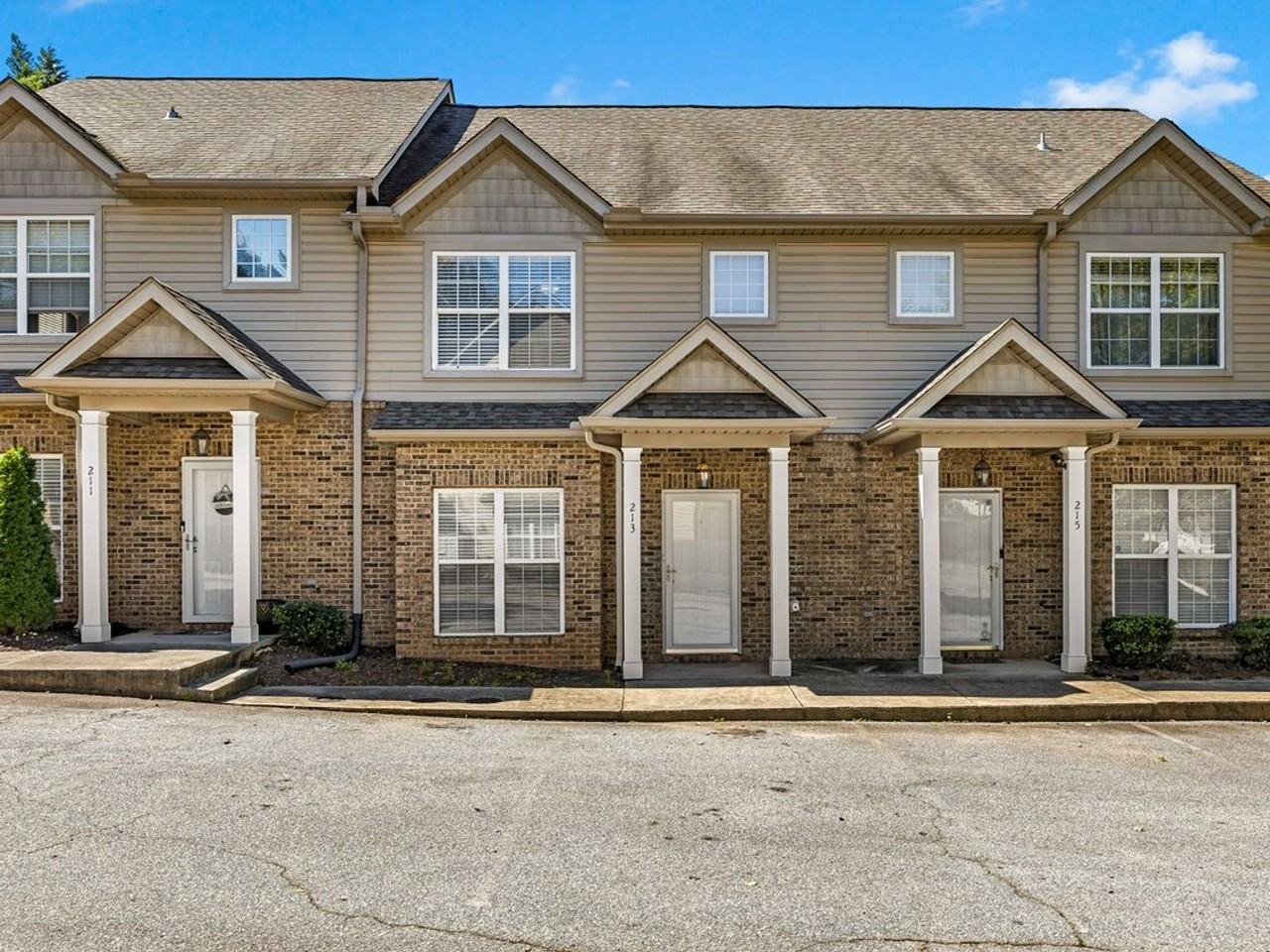 213 Ashby Dr - Photo 3 of 36