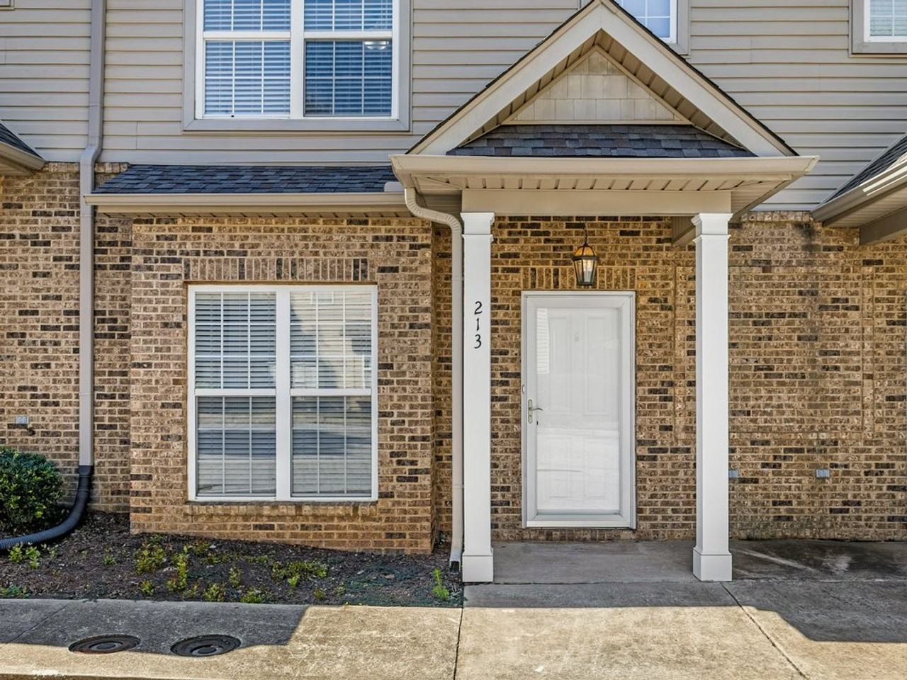 213 Ashby Dr - Photo 4 of 36