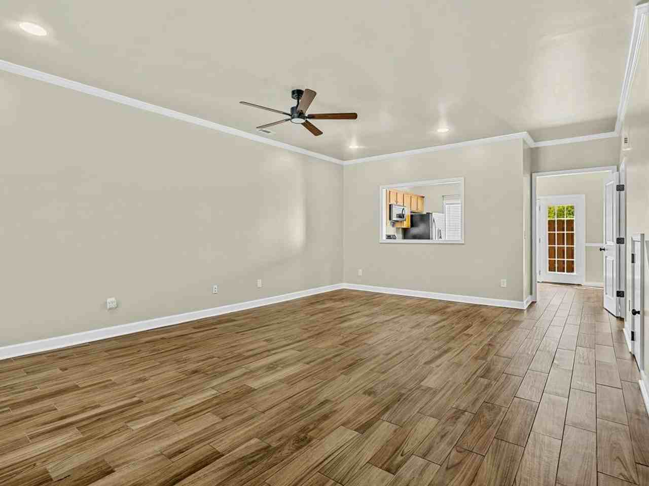 213 Ashby Dr - Photo 5 of 36