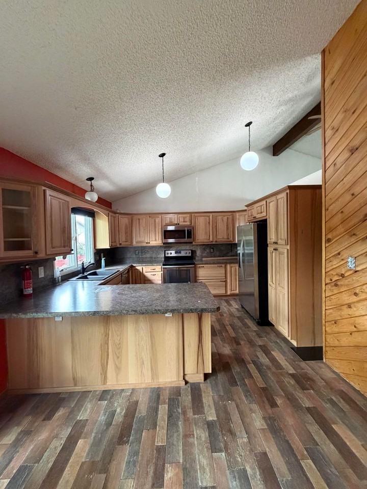 236 Greenwood Dr - Photo 2 of 7
