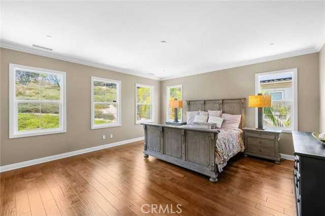 1009 Newhall Ter - Photo 6 of 8