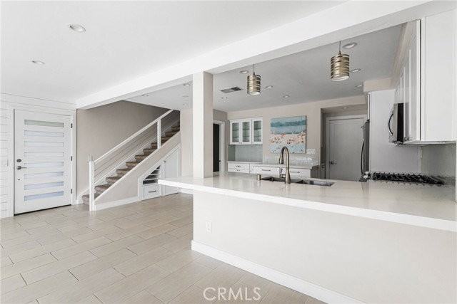 4411 W Coast Hwy #6 - Photo 4 of 8