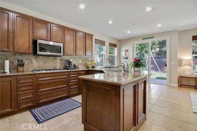 1609 Vista Luna - Photo 2 of 8