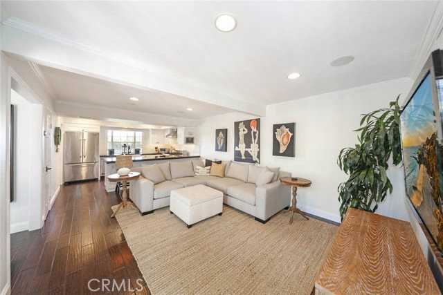 2707 Hillside Dr - Photo 2 of 8