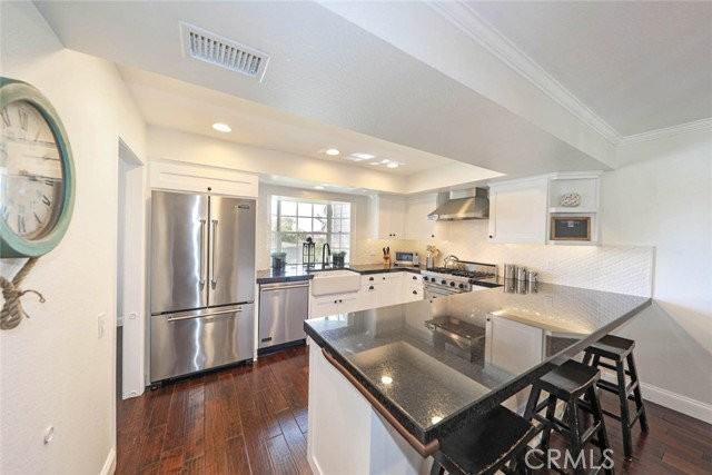 2707 Hillside Dr - Photo 3 of 8